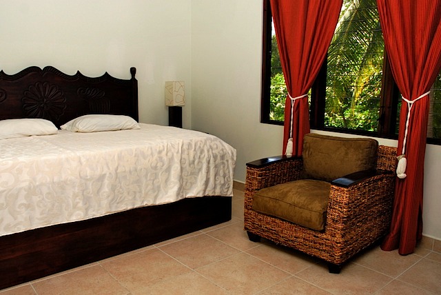 BA guest bedroom