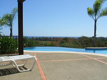 esterillos_condo_pool