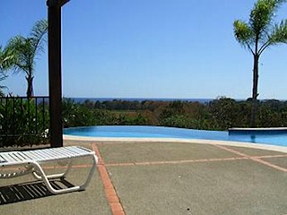 esterillos_condo_pool